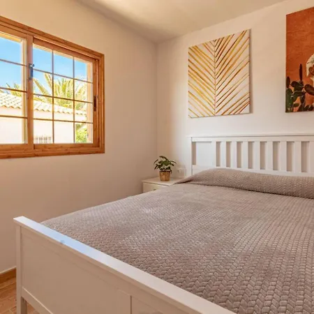 Luna With Heated Pool Villa *