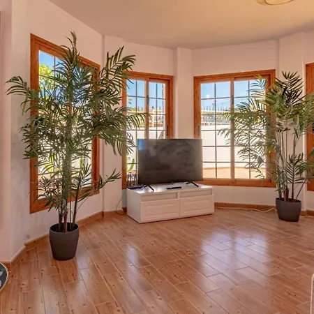 Luna With Heated Pool 빌라