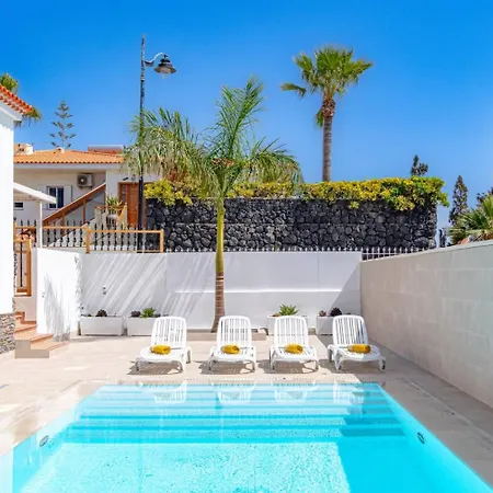 Villa Luna With Heated Pool