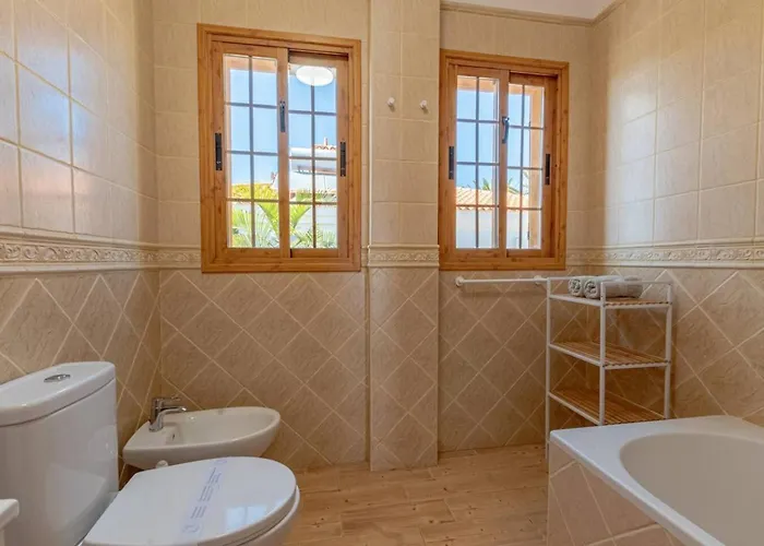 Villa Luna With Heated Pool