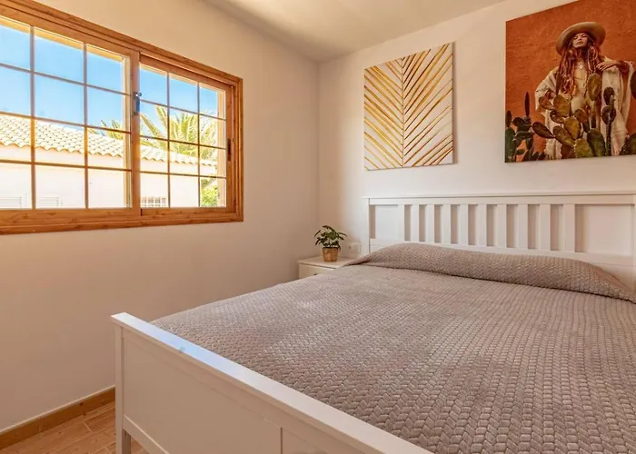 Luna With Heated Pool 빌라 *