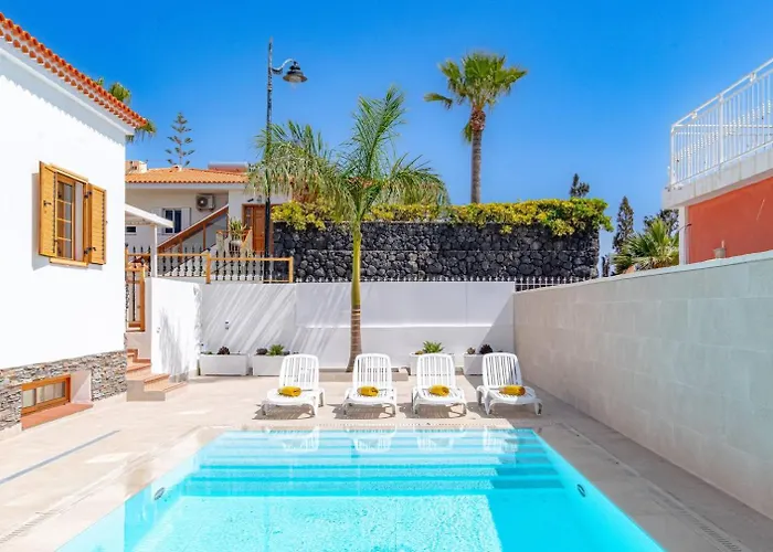 Villa Luna With Heated Pool