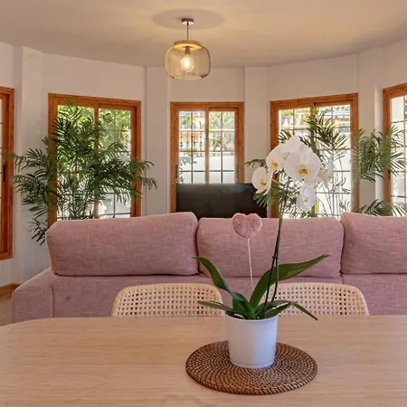 Villa Luna With Heated Pool