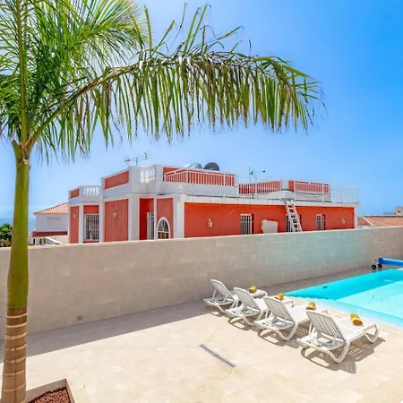 Luna With Heated Pool Villa